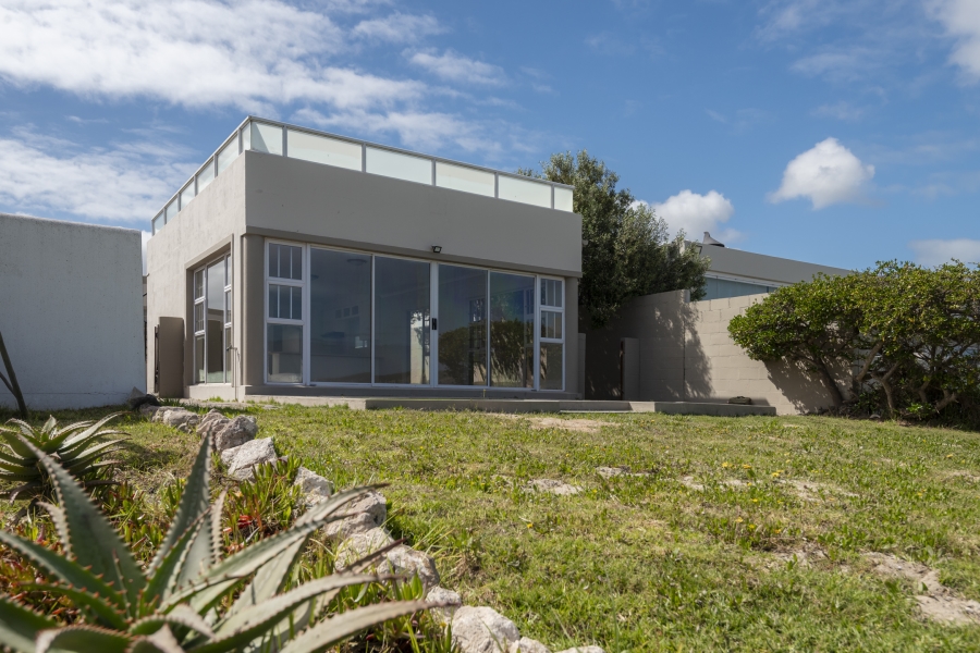 4 Bedroom Property for Sale in Middedorp Western Cape